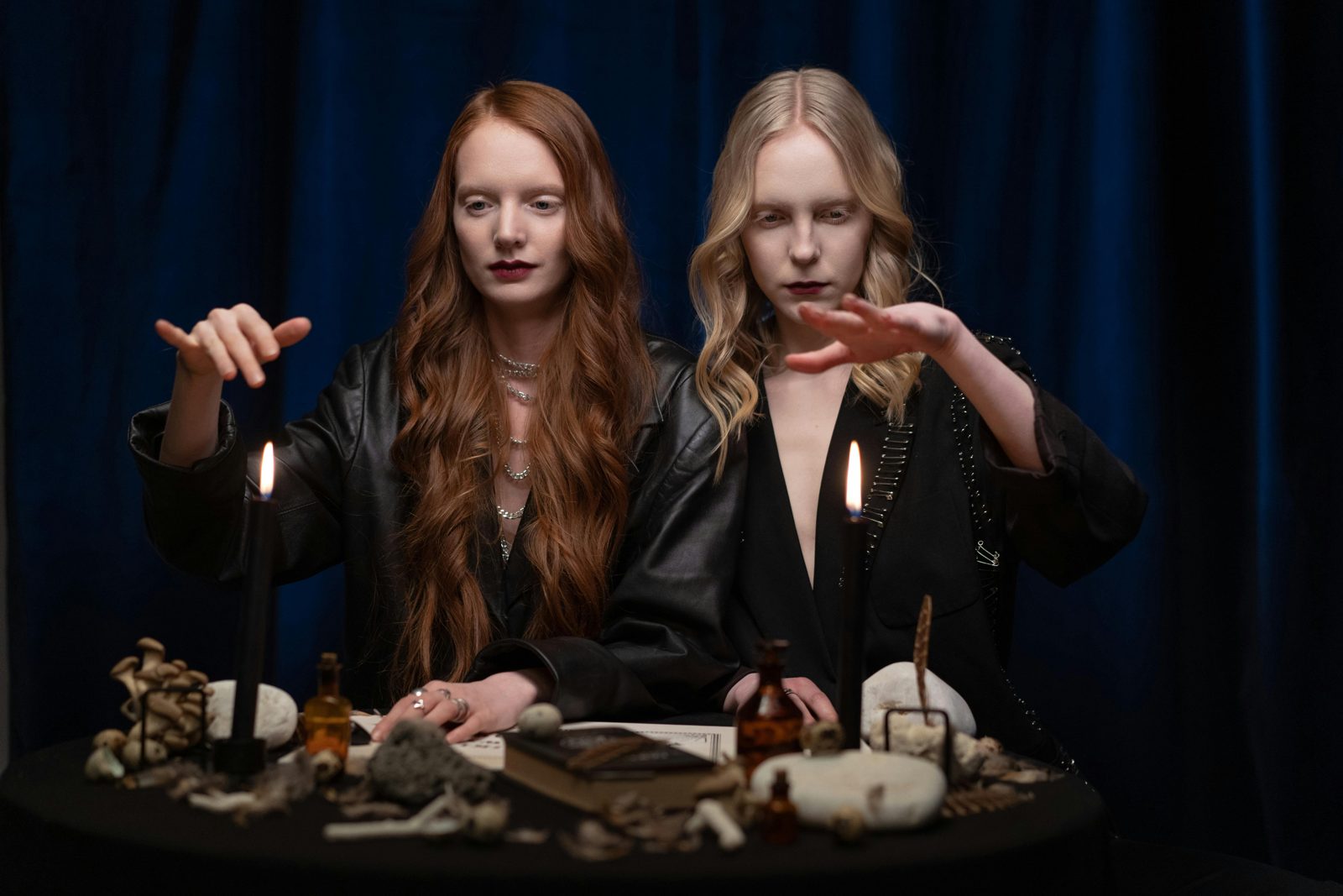 Eloria Rituals ritual workspace with candles and tarot